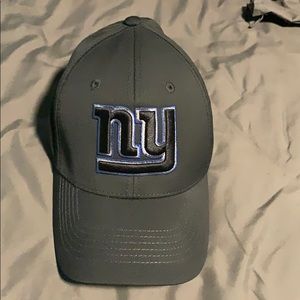 NY giants hat